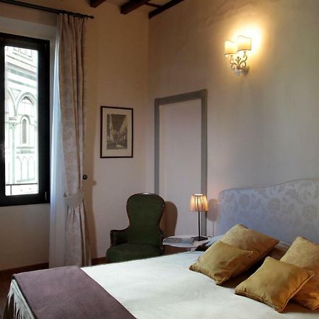 Apartments Cathedral View Firenze Bagian luar foto