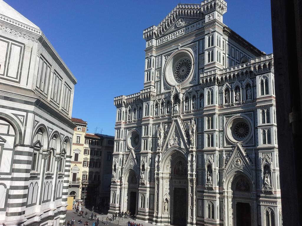 Apartments Cathedral View Firenze Bagian luar foto