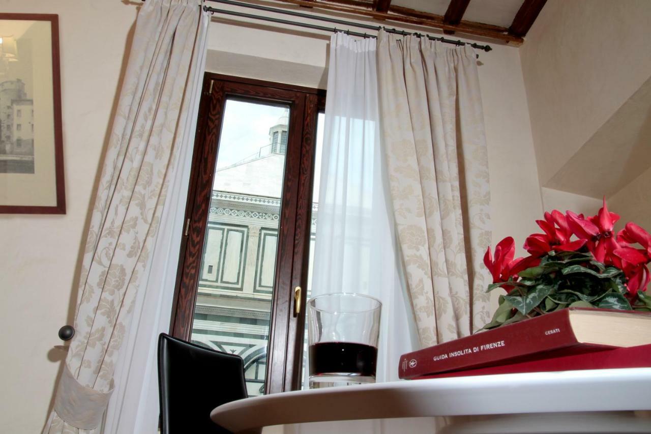 Apartments Cathedral View Firenze Bagian luar foto