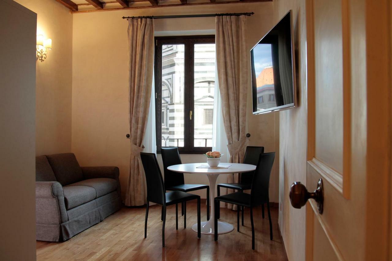 Apartments Cathedral View Firenze Bagian luar foto